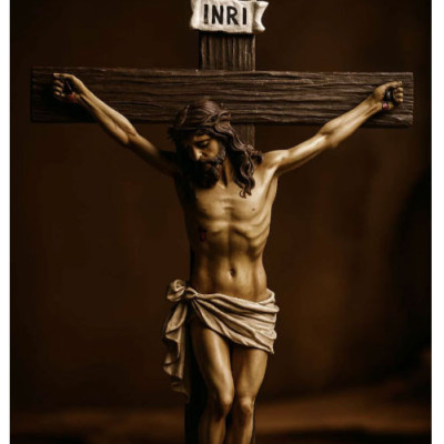 Handcrafted Jesus Crucifix Statue: Profile Picture